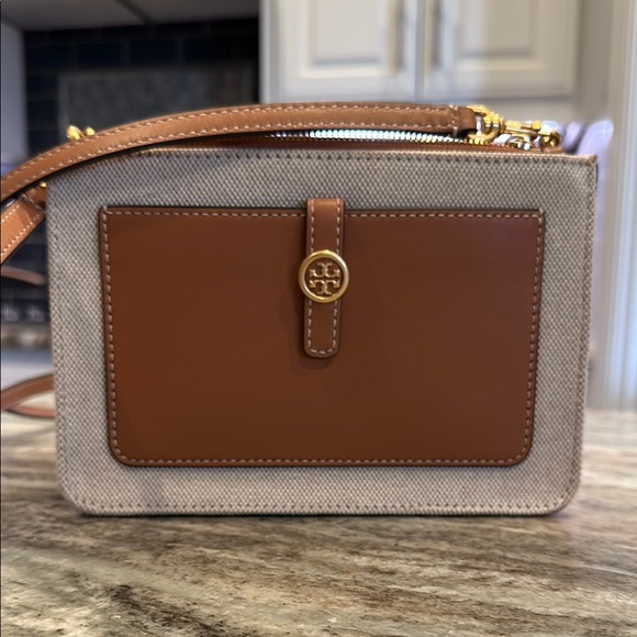 🌸 Tory Burch Walker Canvas Double-Zip Crossbody Bag – Like New! 🌸 - Picture 9 of 12